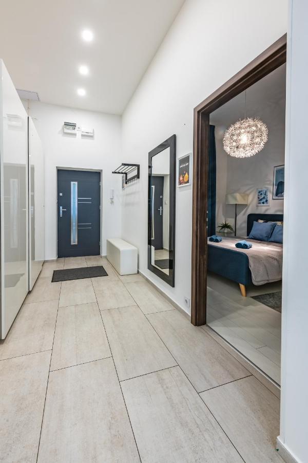 Luxury Nova Home next to the New York Café Budapest Extérieur photo