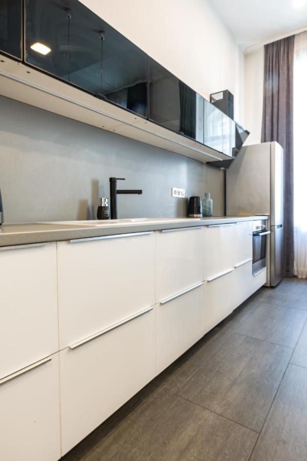 Luxury Nova Home next to the New York Café Budapest Extérieur photo