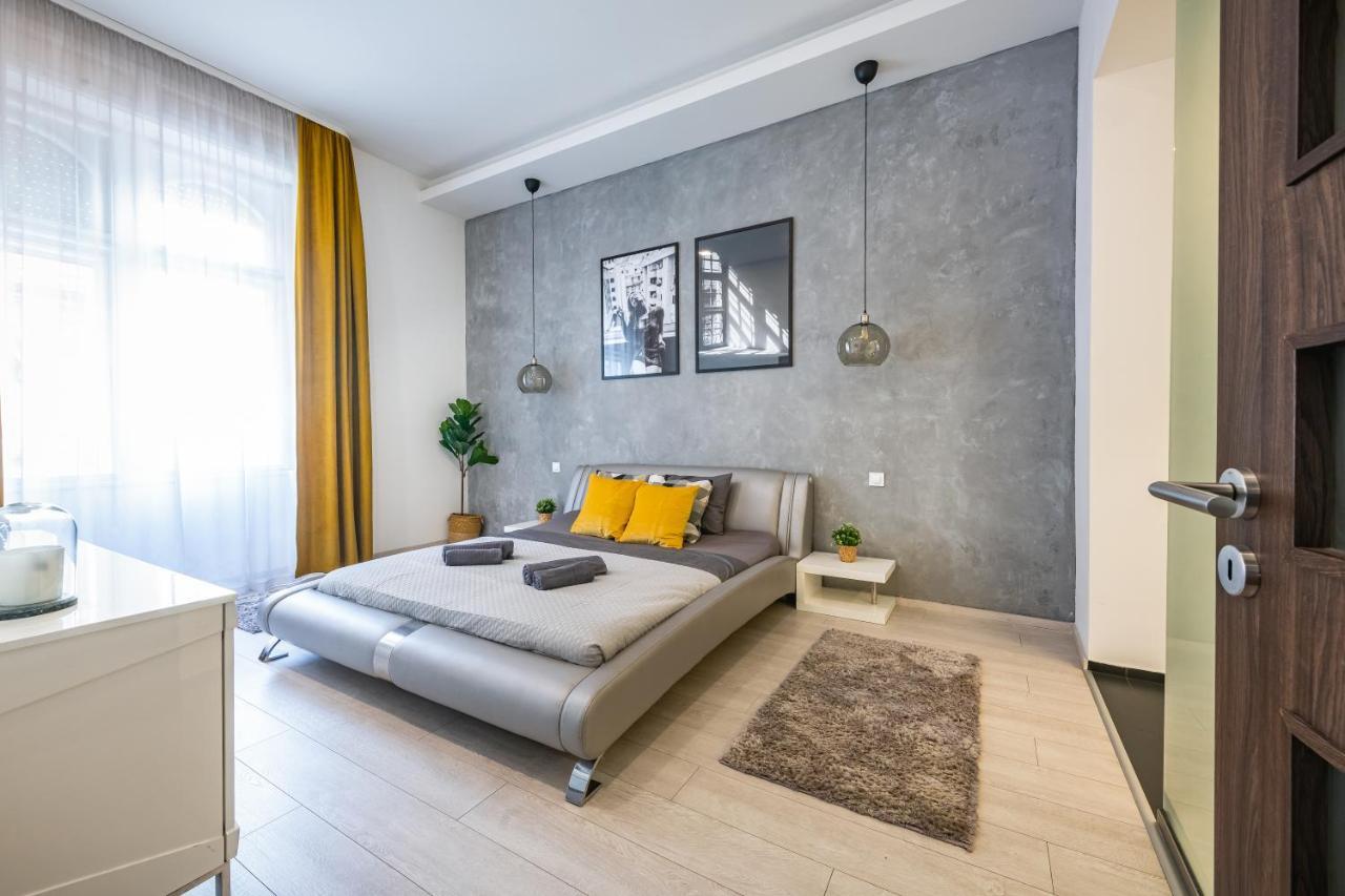 Luxury Nova Home next to the New York Café Budapest Extérieur photo