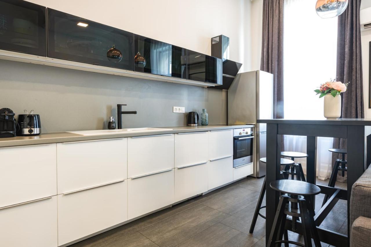Luxury Nova Home next to the New York Café Budapest Extérieur photo